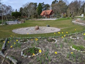 Community Centre Garden 2021 photo Cornelia Featherstone