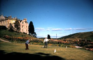 Cluny putting on lawn photo Findhorn Foundation