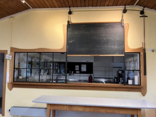 Klostergut Schlehdorf serving counter in cafe Hehnahaus photo Amelie Sperl