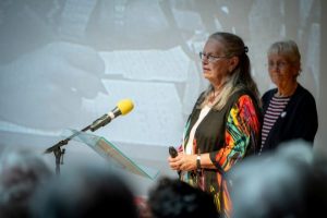 Award presentation photo Mark Richards Aurora Imaging 540