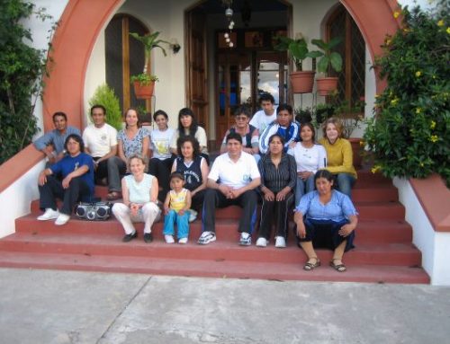 Planting Findhorn-seeds into the soil of Bolivia
