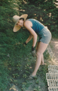 Lynn in garden photo Lynn Barton