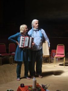 Barbara Swetina and Joachim Goerke holding the space in presence and friendship Photo Carolin Waldmann